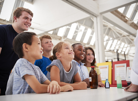 Klasgenoten doen er alles aan om broertjes in Nederland te laten blijven Klasgenoten doen er alles aan om broertjes in Nederland te laten blijven